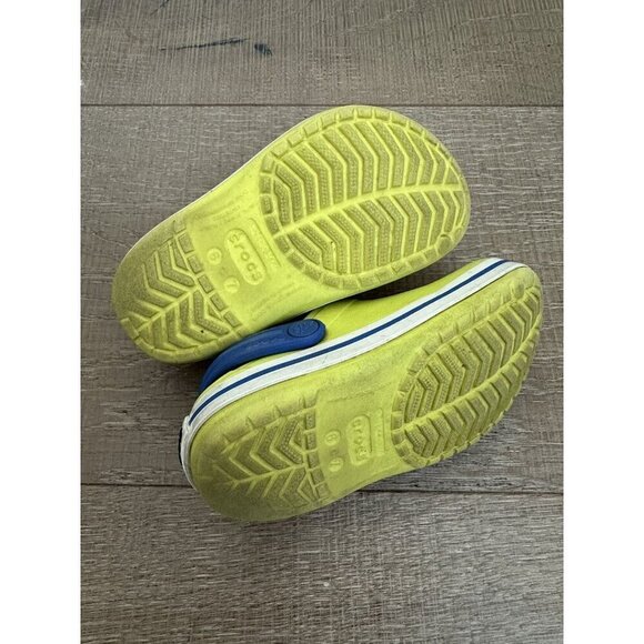 Crocs, Bright Green And Blue Sandals - Picture 5 of 6